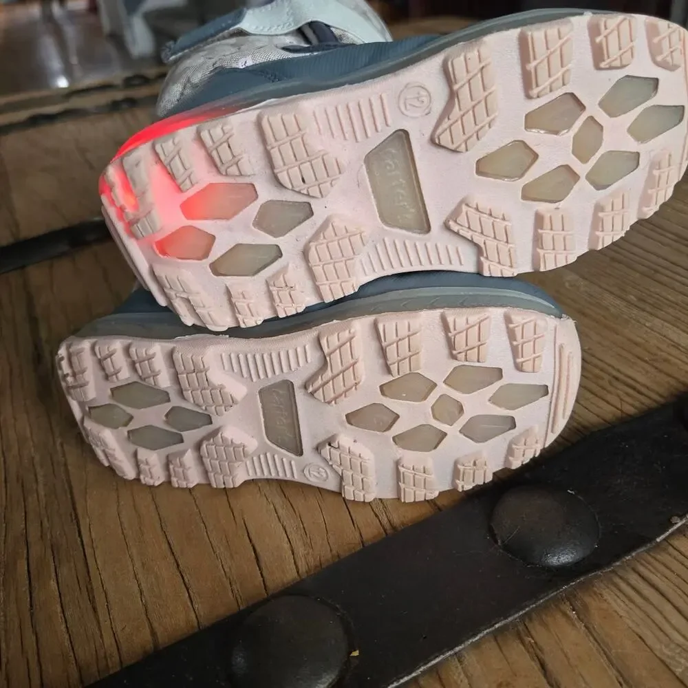 Carter's Snow Boots Gray Floral sz 12